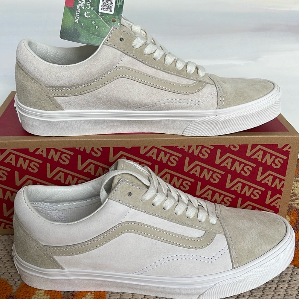 Vans WMNS Old Skool
Pig Suede Castle Wall
VN000CR54A3
Sneakers